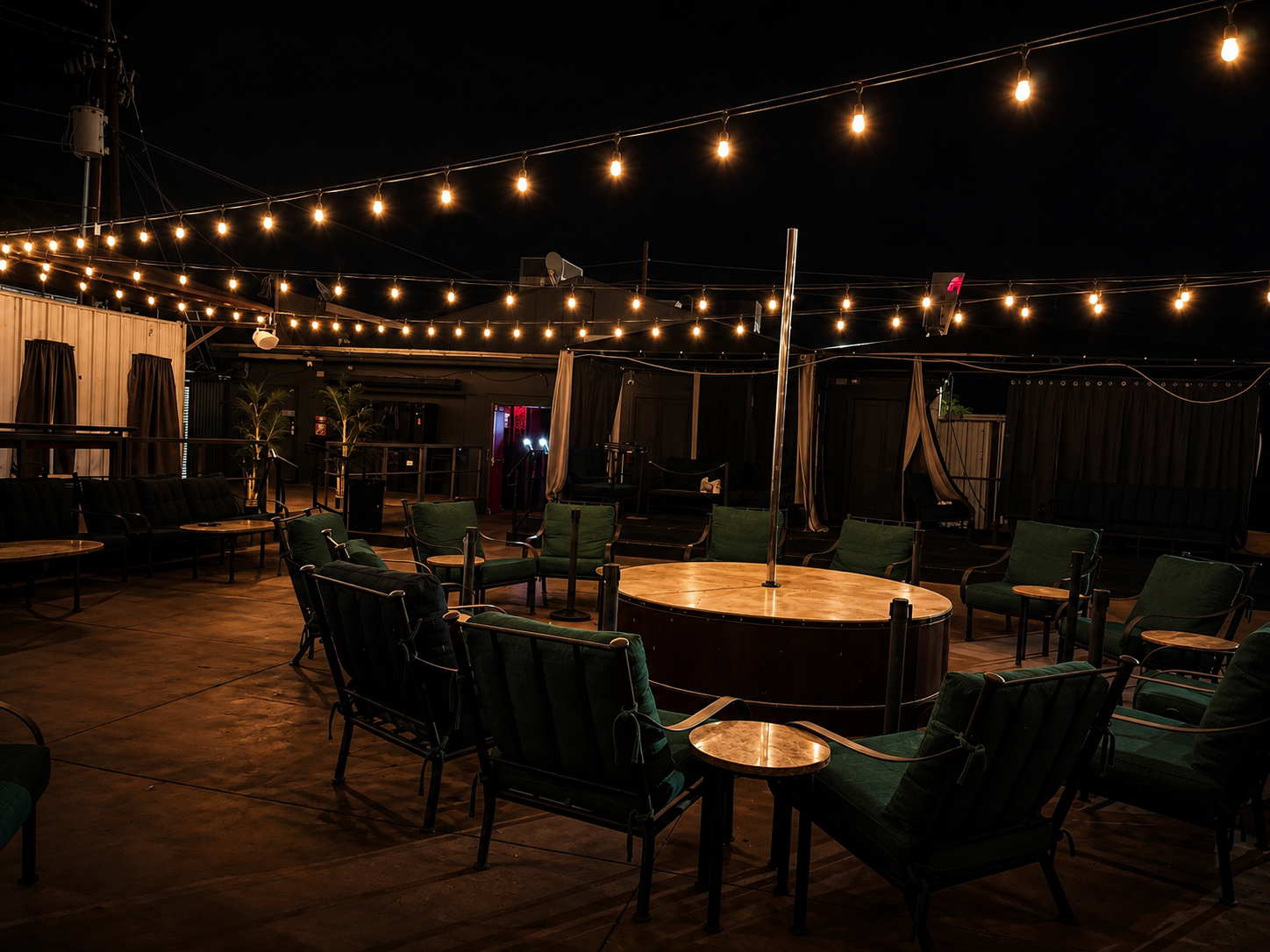 Cabaret Patio